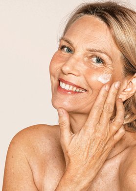 itchy-skin-dry-skin-how-does-my-skin-change-during-menopause