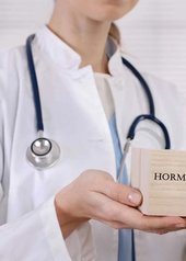 itchy-skin-dry-skin-how-does-my-skin-change-during-menopause