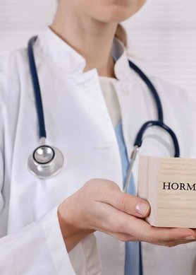 itchy-skin-dry-skin-how-does-my-skin-change-during-menopause